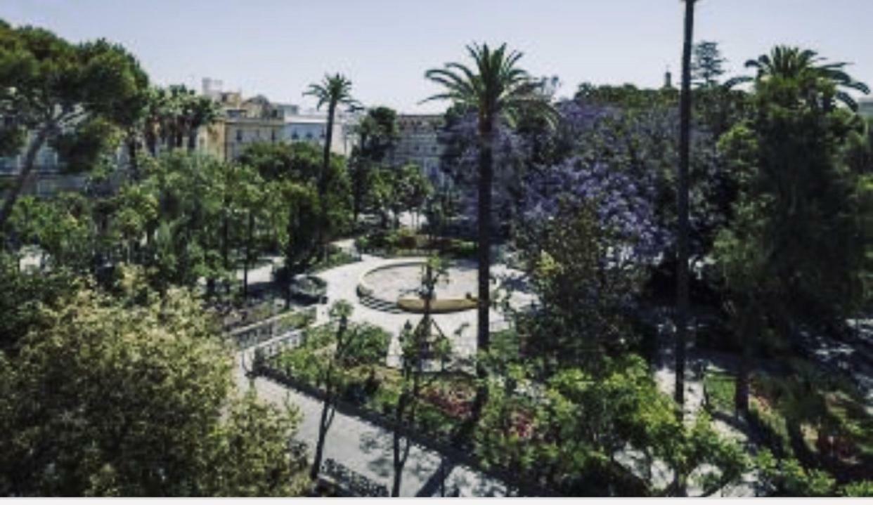 La Casa De Adolfo Apartment Cadiz Luaran gambar